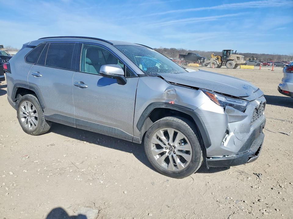 Photo 4 from auction – 2024 TOYOTA RAV4 with VIN 2T3N1RFV1RC487925