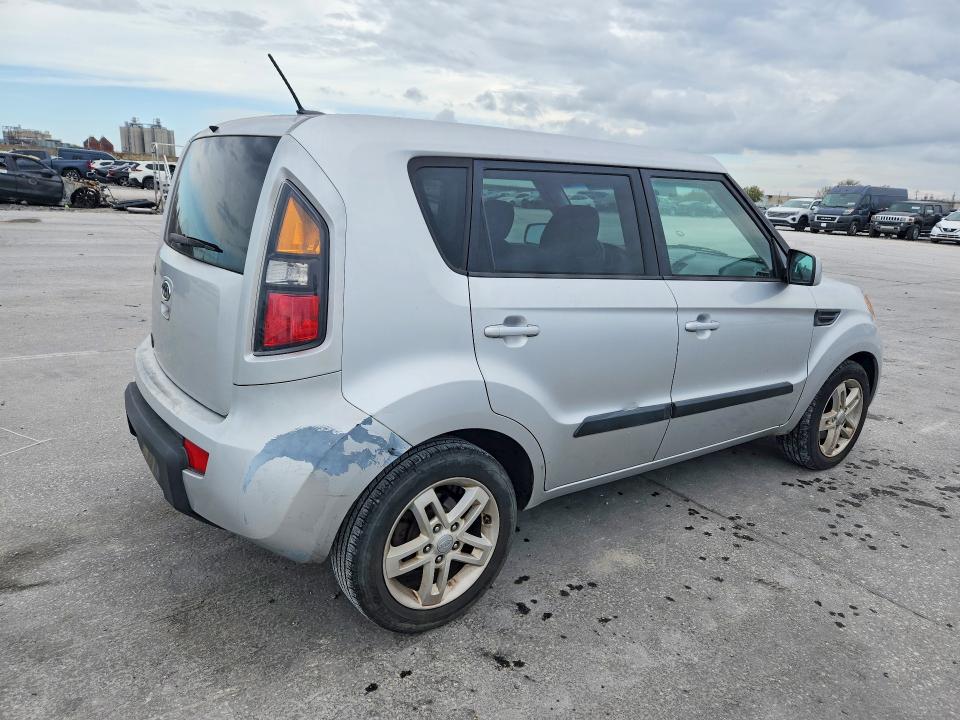 Photo 3 from auction – 2011 KIA SOUL with VIN KNDJT2A29B7712332