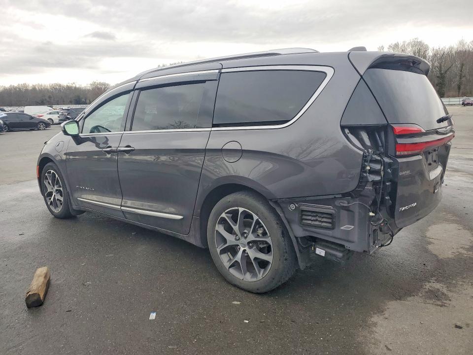 Photo 2 from auction – 2022 CHRYSLER PACIFICA with VIN 2C4RC1N74NR130614