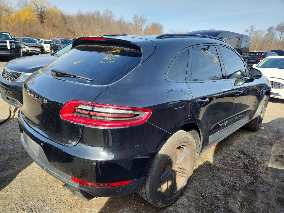 Photo 3 from auction – 2015 PORSCHE MACAN with VIN WP1AB2A54FLB62076