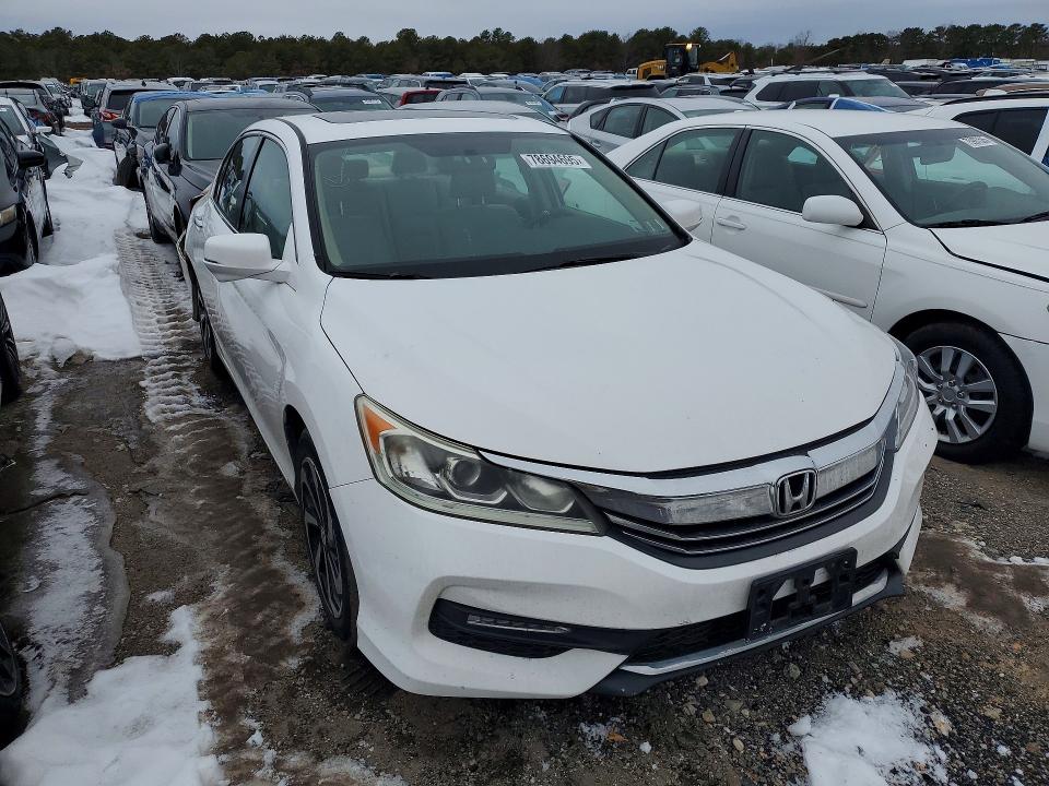 Photo 4 from auction – 2017 HONDA ACCORD with VIN 1HGCR2F71HA090771