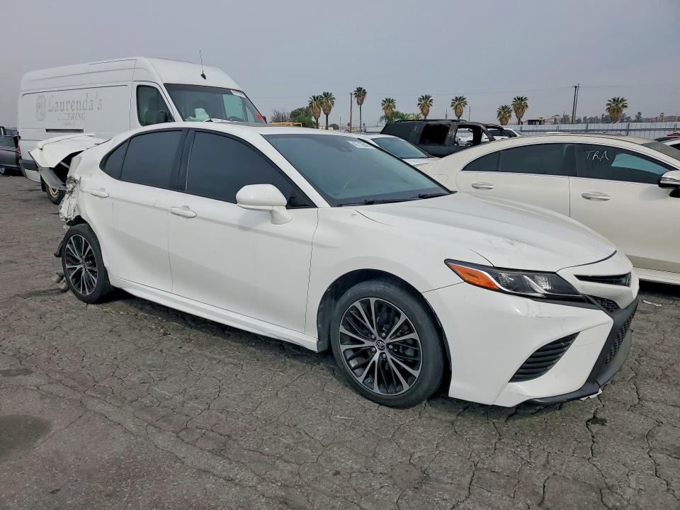 Photo 4 from auction – 2018 TOYOTA CAMRY with VIN JTNB11HK6J3018273