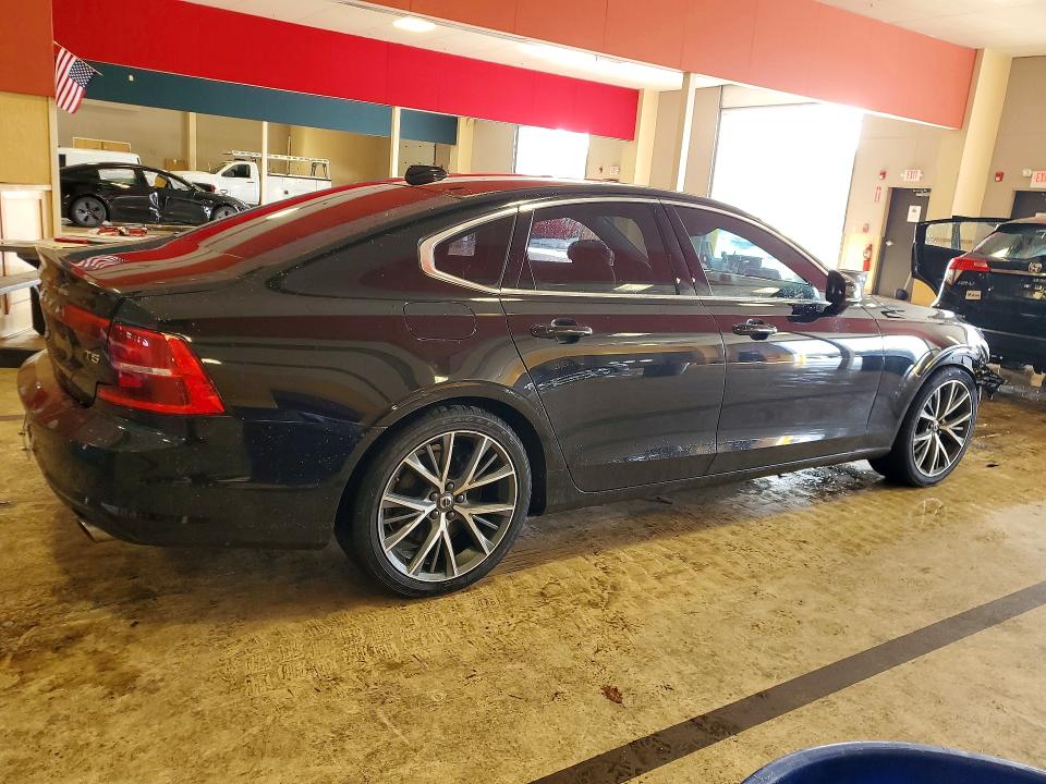 Photo 3 from auction – 2017 VOLVO S90 with VIN YV1102AK6H1010953
