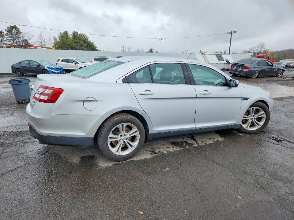 Photo 3 from auction – 2015 FORD TAURUS with VIN 1FAHP2E84FG182297