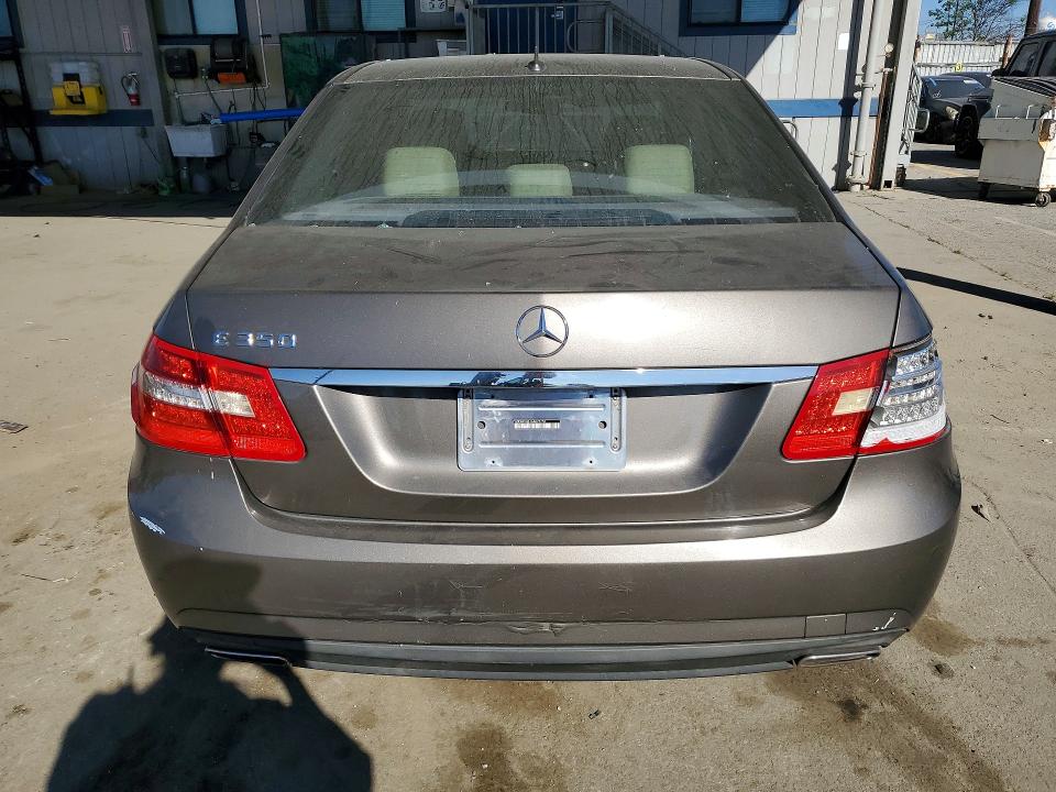 Photo 6 from auction – 2010 MERCEDES-BENZ E with VIN WDDHF5GB1AA073255