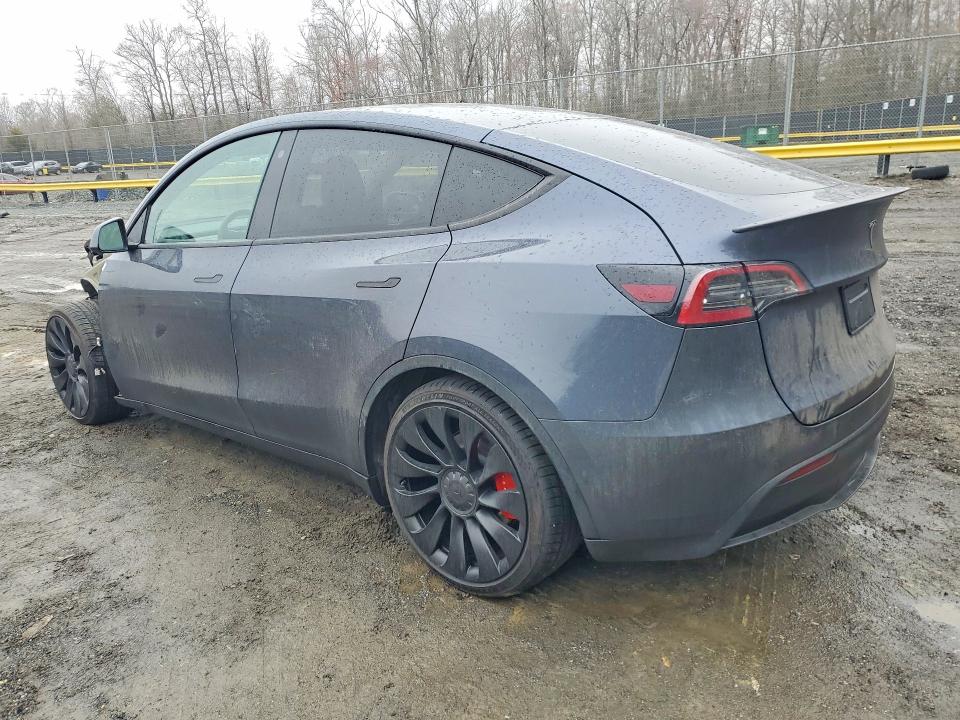 Фото 2 с аукциона – 2023 TESLA MODEL Y с VIN 7SAYGDEF7PF588190