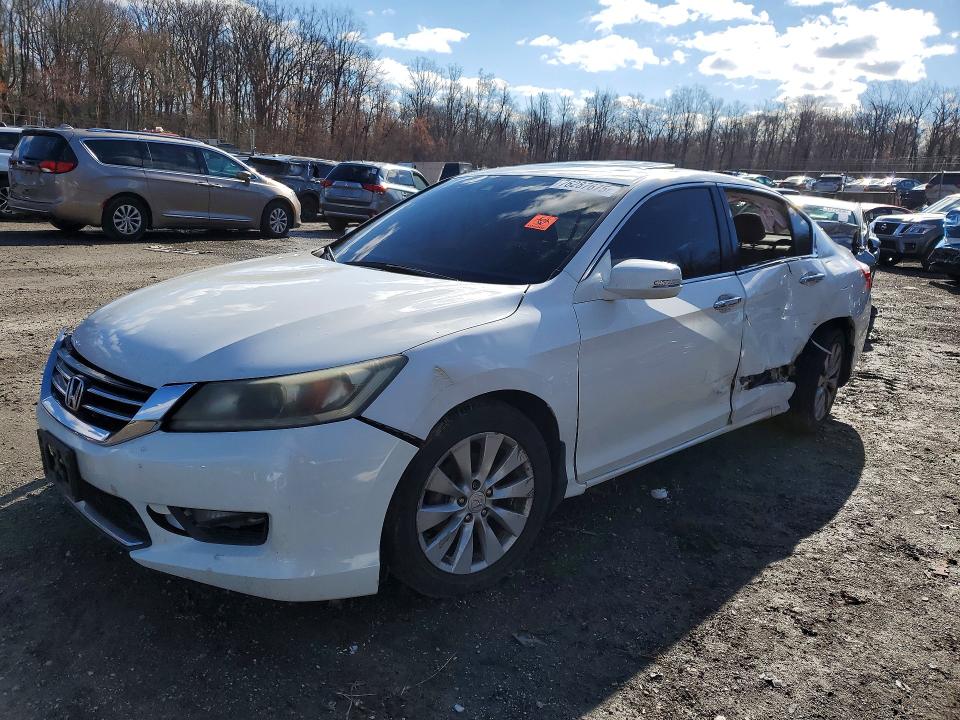 HONDA ACCORD 2015 with VIN 1HGCR3F81FA004886 - Photo from auction