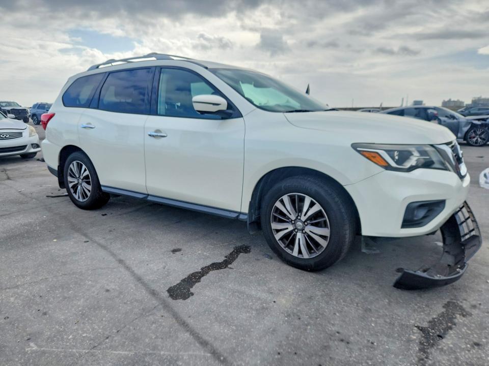 Фото 4 с аукциона – 2017 NISSAN PATHFINDER с VIN 5N1DR2MN3HC608366