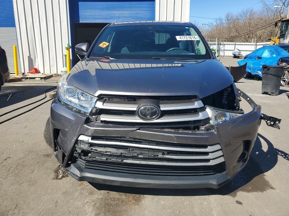 Photo 5 from auction – 2018 TOYOTA HIGHLANDER with VIN 5TDBZRFH5JS898836