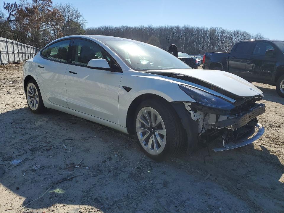 صورة رقم 4 من المزاد - 2023 TESLA MODEL 3 مع VIN 5YJ3E1EA5PF472972