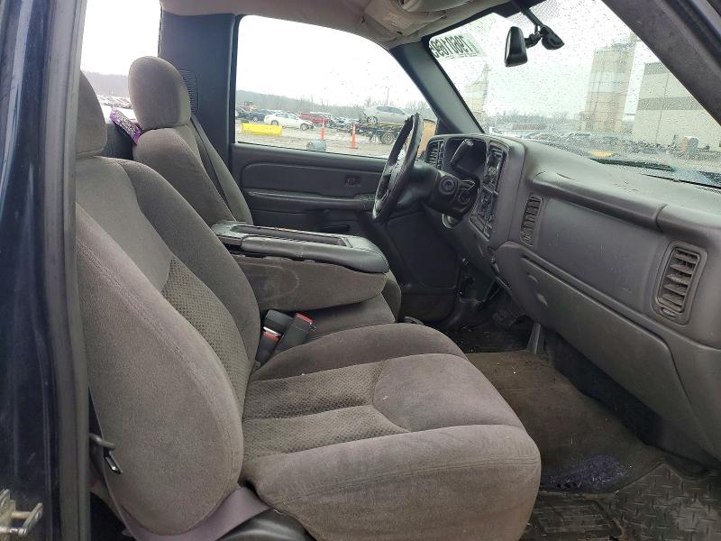 Photo 10 from auction – 2005 CHEVROLET SILVERADO with VIN 1GCHK24235E285436