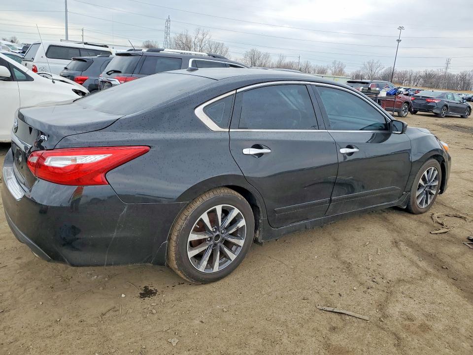 Photo 3 from auction – 2017 NISSAN ALTIMA with VIN 1N4AL3AP6HC254031