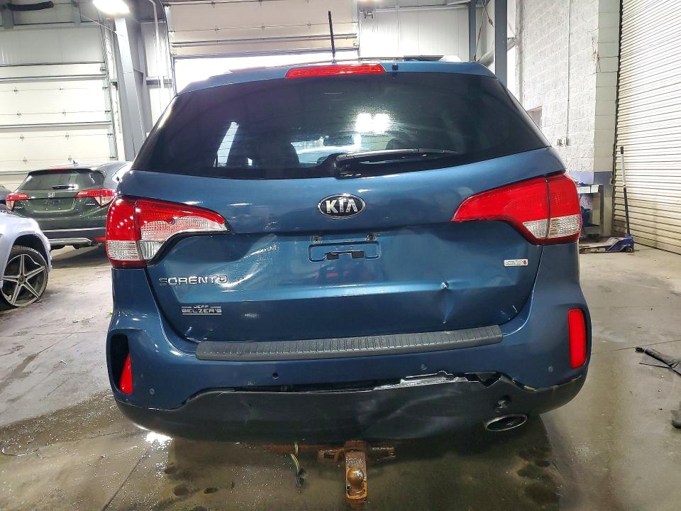Photo 6 from auction – 2015 KIA SORENTO with VIN 5XYKTDA73FG558012