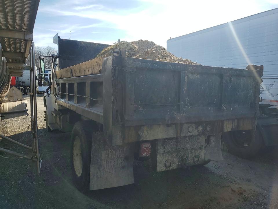 Photo 2 from auction – 2005 FREIGHTLINER M2 with VIN 1FVACWDC15HV44426