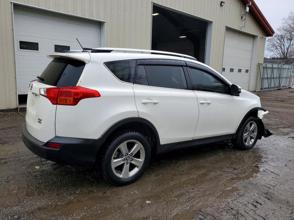 Photo 3 from auction – 2015 TOYOTA RAV4 with VIN 2T3RFREV0FW336671