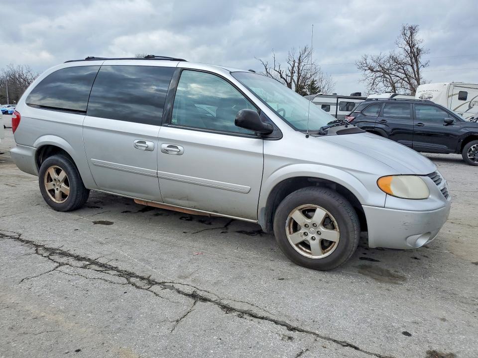Photo 4 from auction – 2006 DODGE GRAND CARAVAN with VIN 2D4GP44L56R857244