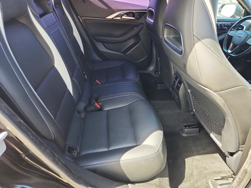Photo 10 from auction – 2017 INFINITI QX30 with VIN SJKCH5CPXHA023008