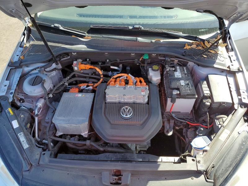Photo 11 from auction – 2016 VOLKSWAGEN E-GOLF with VIN WVWKP7AU7GW912954