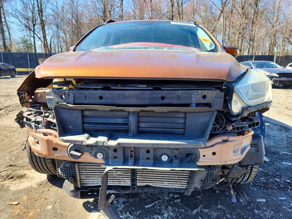 Photo 5 from auction – 2017 FORD ESCAPE with VIN 1FMCU9G91HUC06129