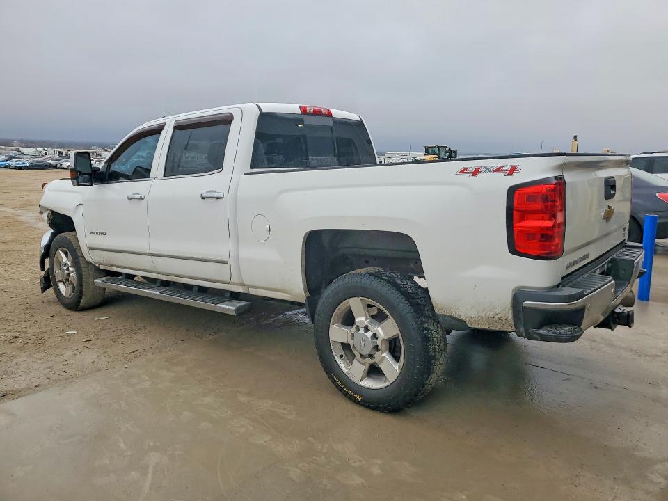 Photo 2 from auction – 2015 CHEVROLET SILVERADO with VIN 1GC1KWE80FF504456