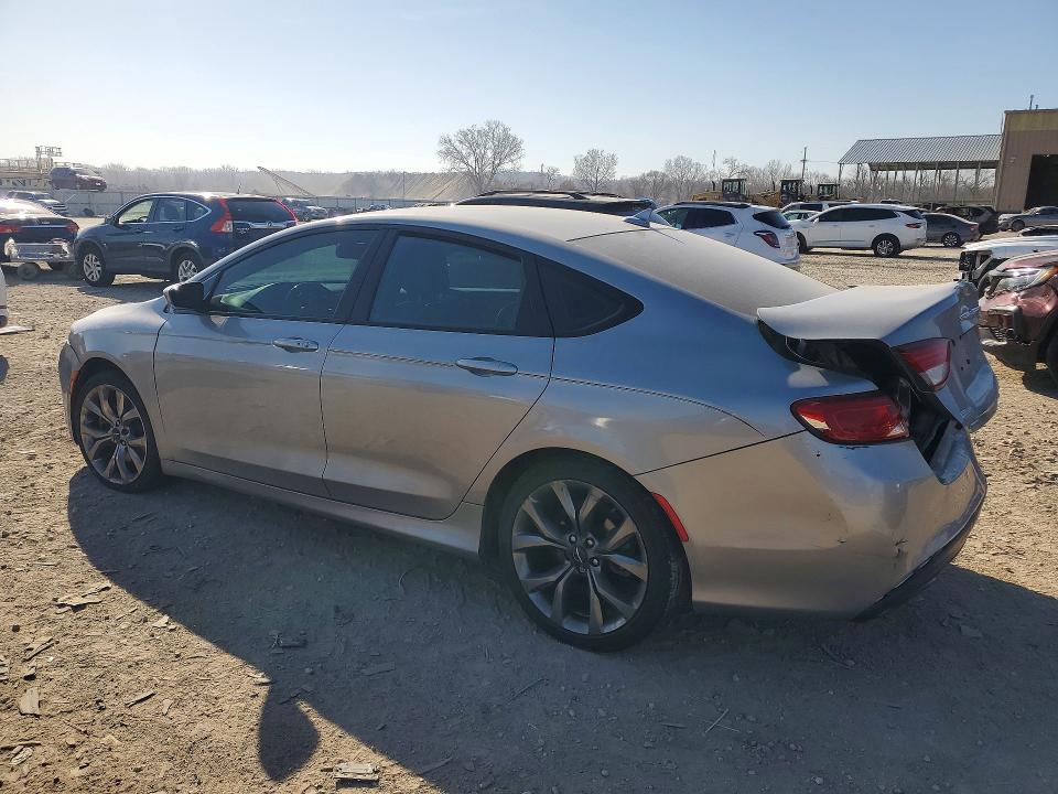 صورة رقم 2 من المزاد - 2015 CHRYSLER 200 مع VIN 1C3CCCDG0FN624135