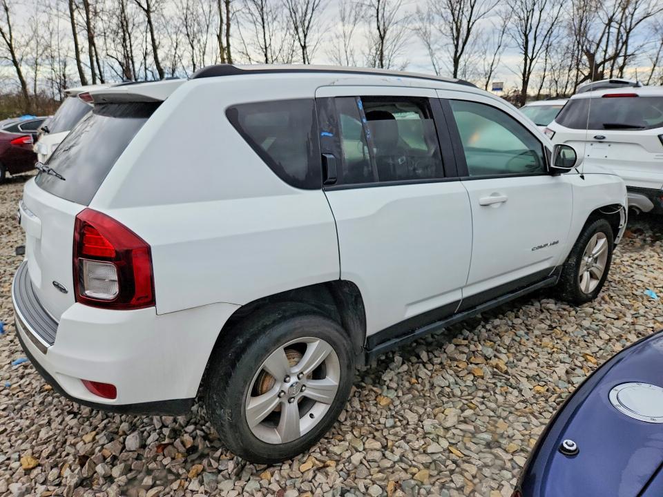 Photo 3 from auction – 2015 JEEP COMPASS with VIN 1C4NJCEA0FD413821