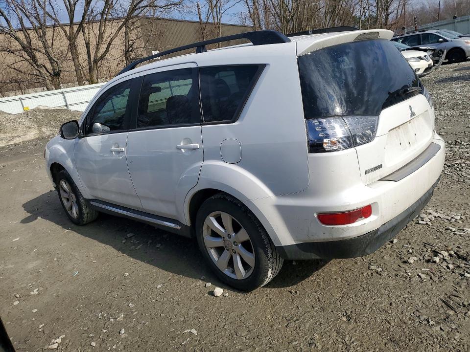 Photo 2 from auction – 2010 MITSUBISHI OUTLANDER with VIN JA4JS4AX3AZ002625