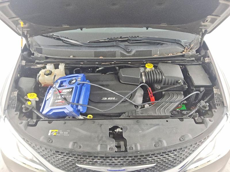 Photo 12 from auction – 2018 CHRYSLER PACIFICA with VIN 2C4RC1FGXJR128634