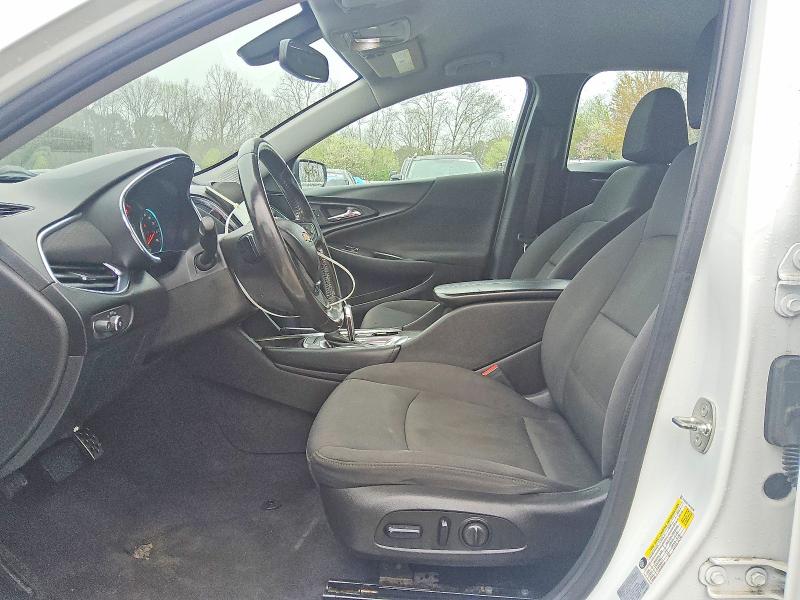 Photo 7 from auction – 2017 CHEVROLET MALIBU with VIN 1G1ZE5ST1HF128794