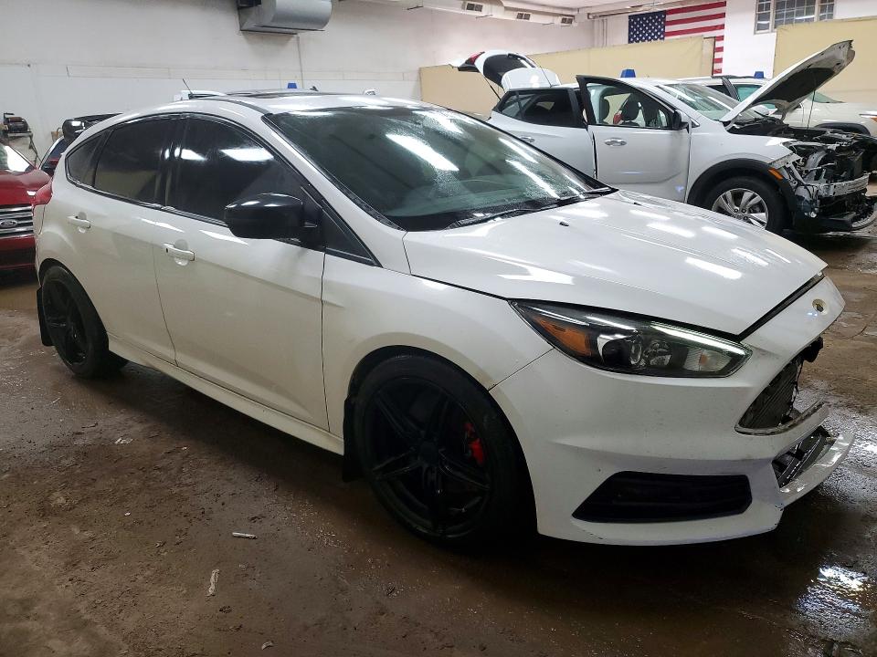 Photo 4 from auction – 2017 FORD FOCUS with VIN 1FADP3L99HL204479