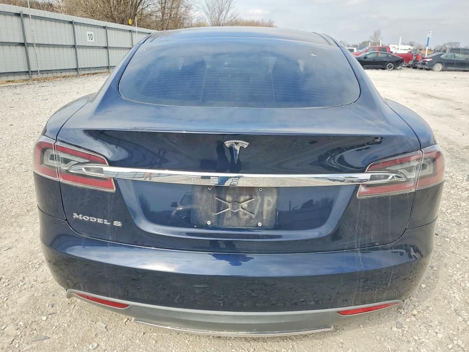 Photo 6 from auction – 2013 TESLA MODEL S with VIN 5YJSA1CG8DFP04863