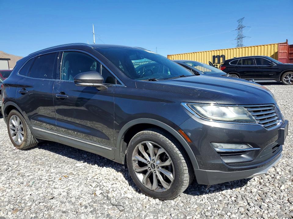 Photo 4 from auction – 2017 LINCOLN MKC with VIN 5LMCJ2C99HUL35660