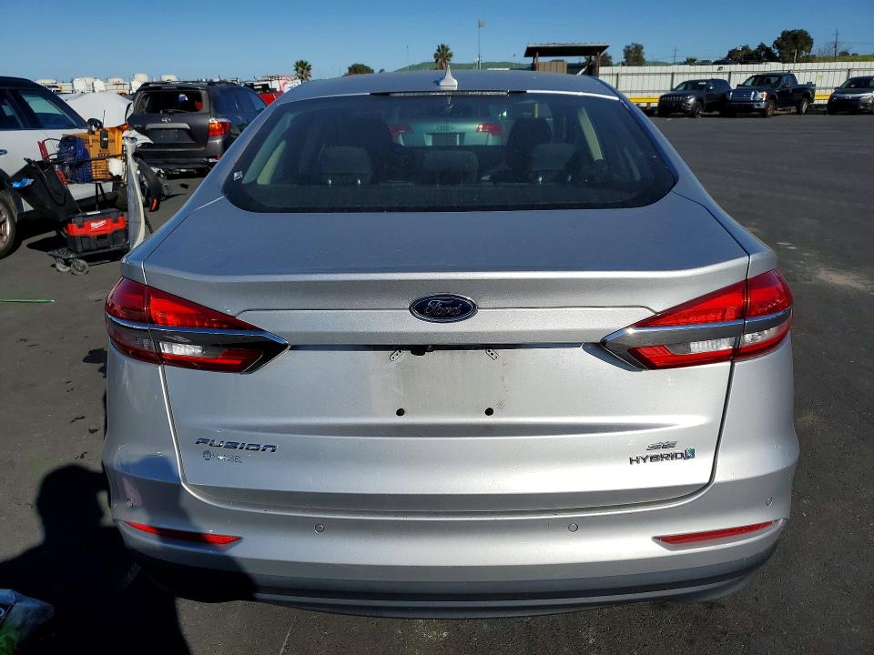 Photo 6 from auction – 2019 FORD FUSION with VIN 3FA6P0LU7KR179182