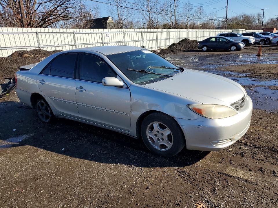 Photo 4 from auction – 2004 TOYOTA CAMRY with VIN 4T1BE32K04U797256
