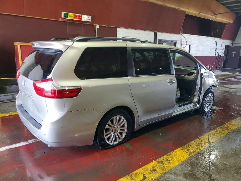 Photo 3 from auction – 2015 TOYOTA SIENNA with VIN 5TDYK3DC9FS567560