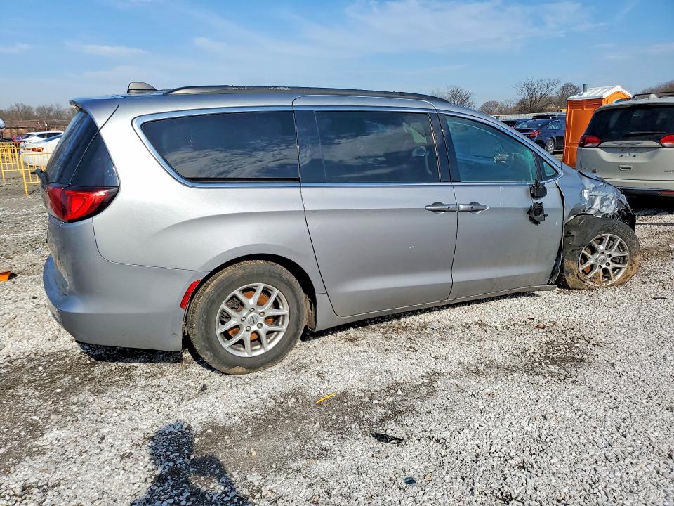Photo 3 from auction – 2021 CHRYSLER VOYAGER with VIN 2C4RC1DG4MR512528