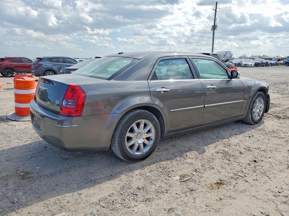 Photo 3 from auction – 2010 CHRYSLER 300 with VIN 2C3CA5CV4AH221388