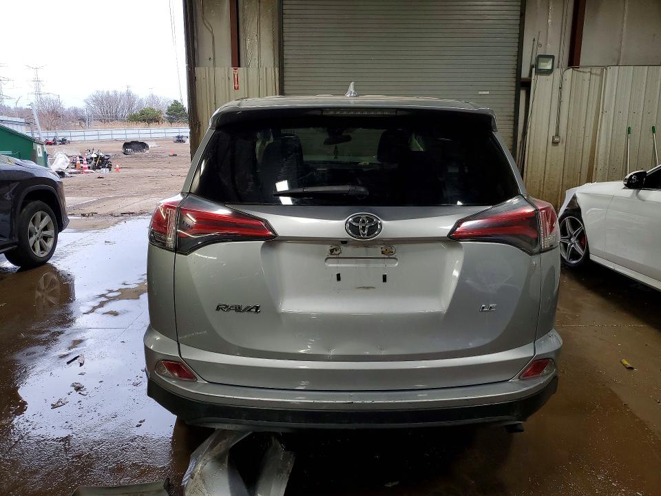 Photo 6 from auction – 2018 TOYOTA RAV4 with VIN JTMZFREV3JJ195781
