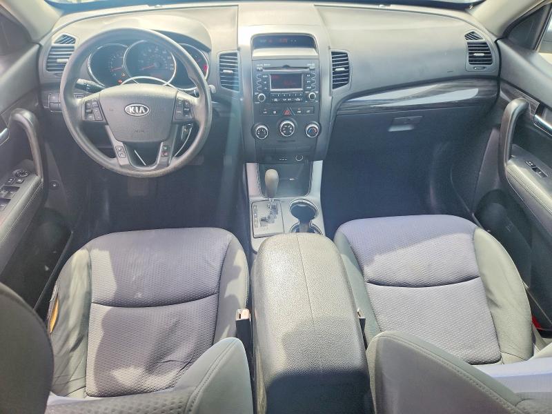 Photo 8 from auction – 2012 KIA SORENTO with VIN 5XYKT3A16CG203529