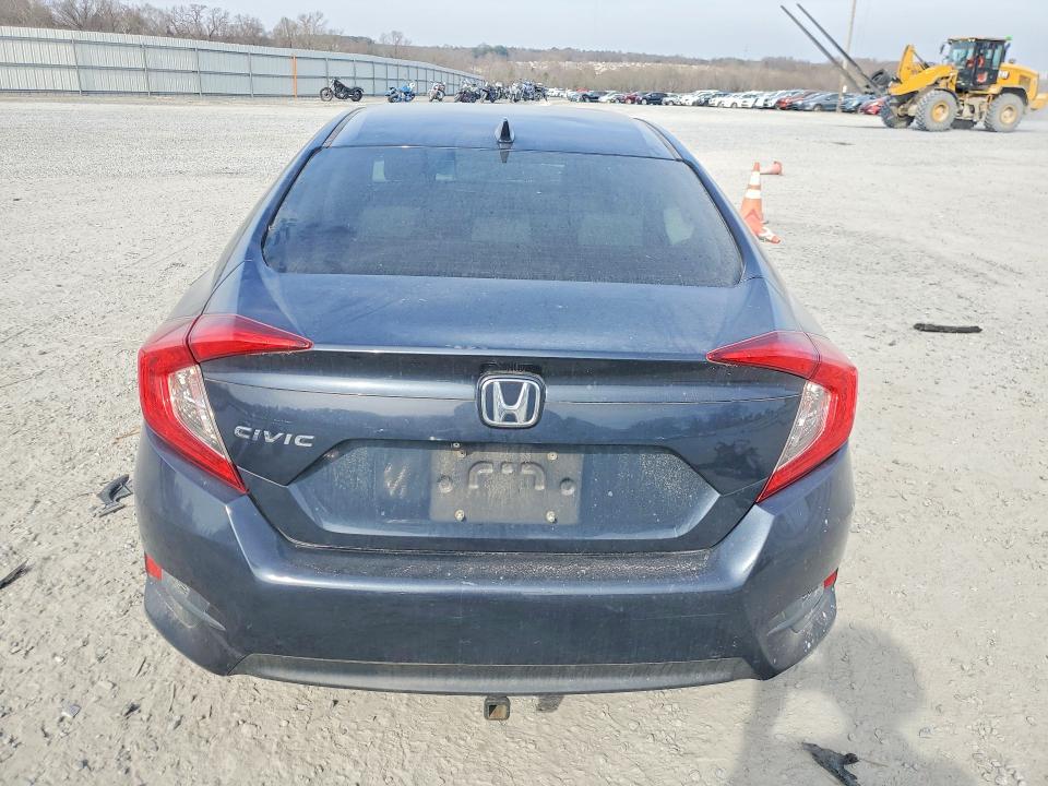 Photo 6 from auction – 2018 HONDA CIVIC with VIN 2HGFC2F72JH589410