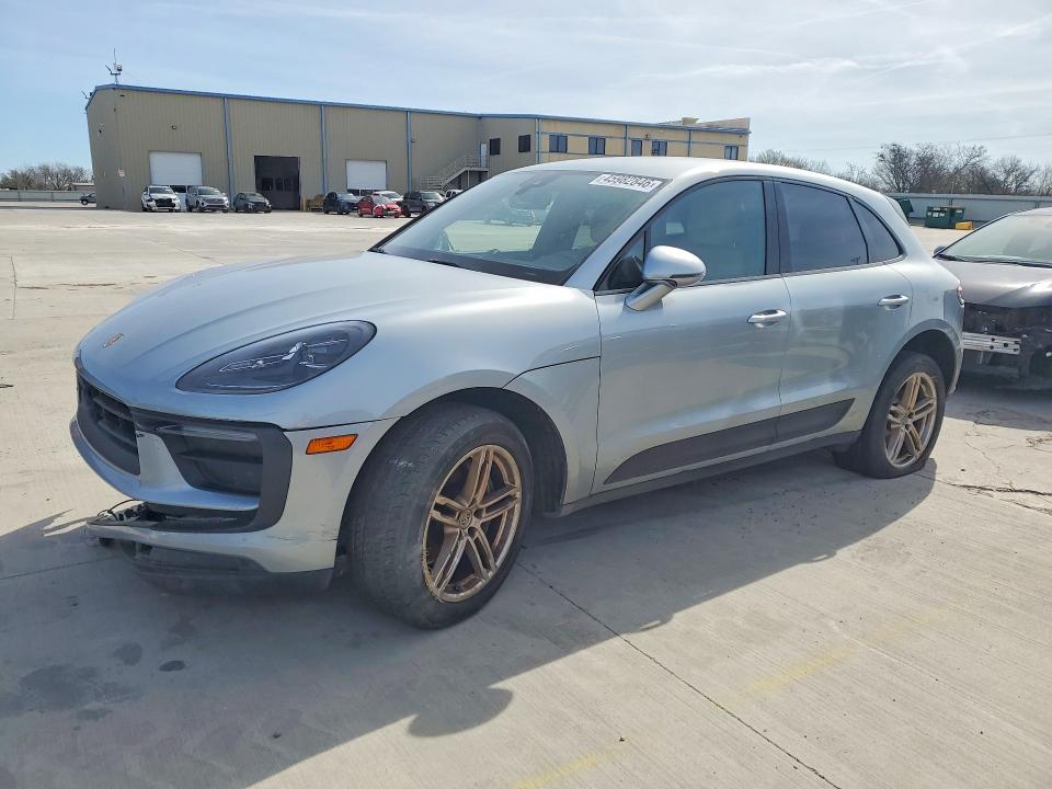 2023 PORSCHE MACAN