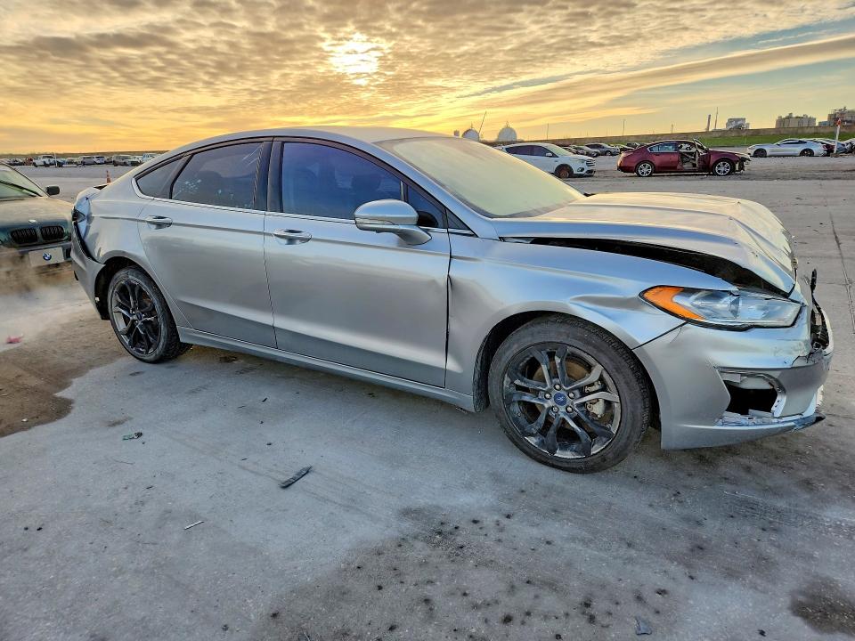 صورة رقم 4 من المزاد - 2020 FORD FUSION مع VIN 3FA6P0CD5LR196628