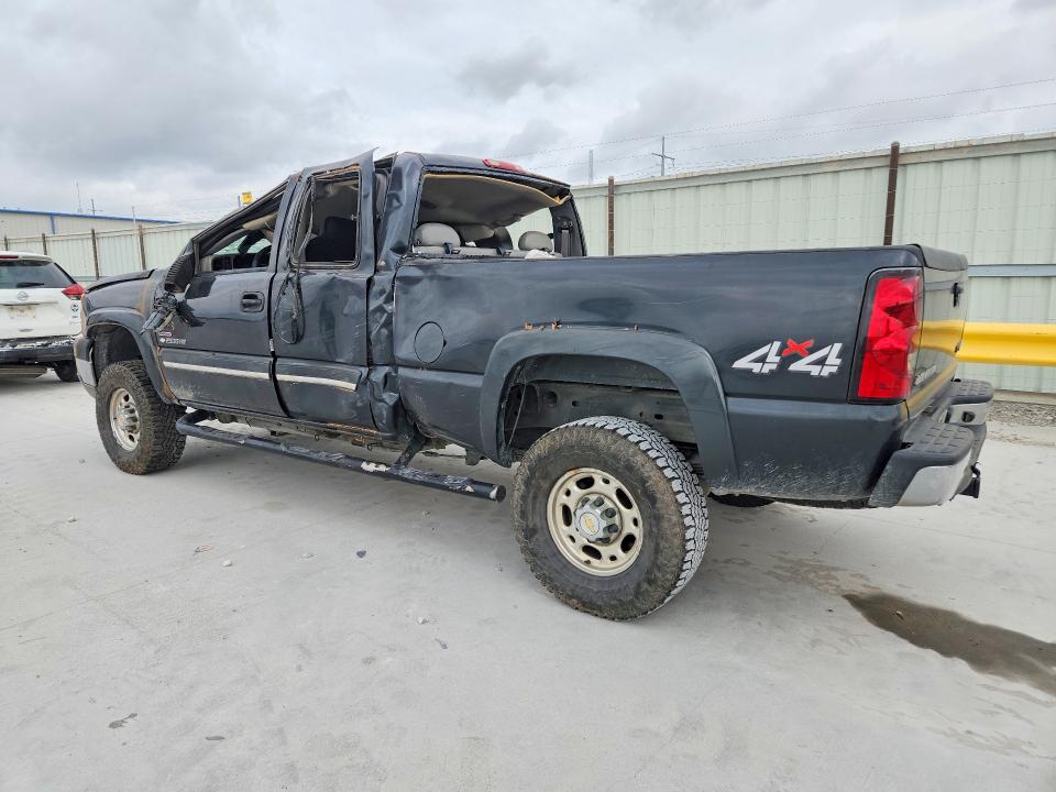 Photo 2 from auction – 2004 CHEVROLET SILVERADO with VIN 1GCHK29224E391139
