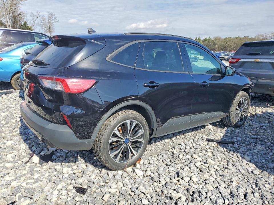 Photo 3 from auction – 2022 FORD ESCAPE with VIN 1FMCU0BZXNUA35590