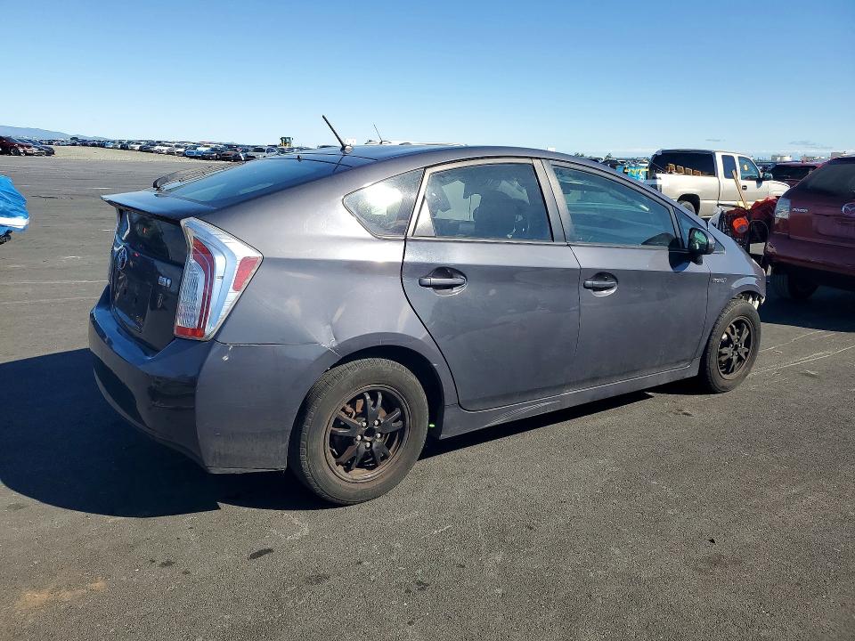 Photo 3 from auction – 2015 TOYOTA PRIUS with VIN JTDKN3DU7F1997803