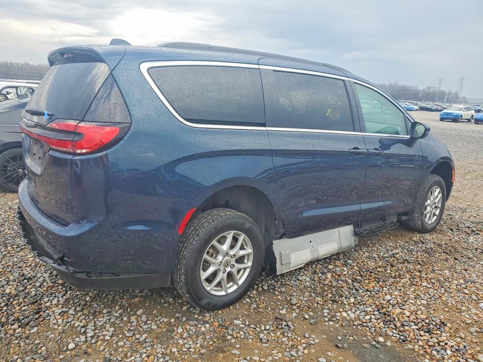Photo 3 from auction – 2022 CHRYSLER PACIFICA with VIN 2C4RC1BG3NR107278