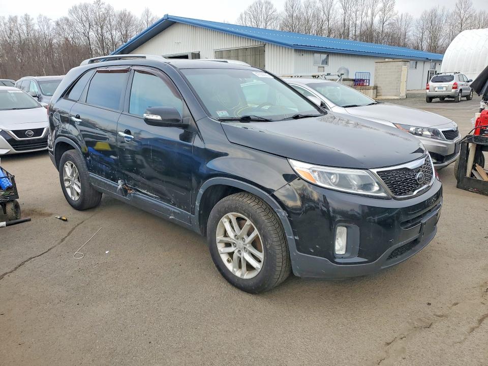 Photo 4 from auction – 2015 KIA SORENTO with VIN 5XYKTDA67FG616470