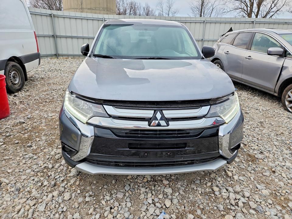 Photo 5 from auction – 2017 MITSUBISHI OUTLANDER with VIN JA4AD2A36HZ015424