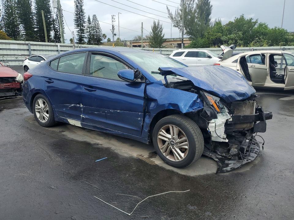Снимка 4 от търг – 2019 HYUNDAI ELANTRA с VIN 5NPD84LF9KH482992