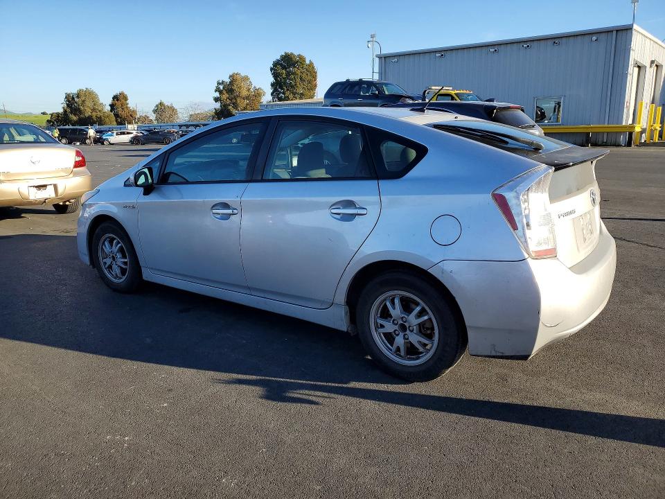 Photo 2 from auction – 2011 TOYOTA PRIUS with VIN JTDKN3DU5B5335592